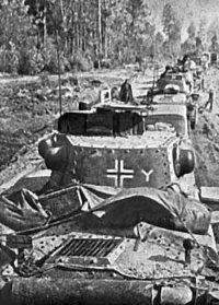 Німецькі танки на марші. Фото 1941 року
