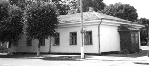 На початку ХХ ст. клуб благородного зібрання знаходився на Корецькій вулиці в будинку Коритного