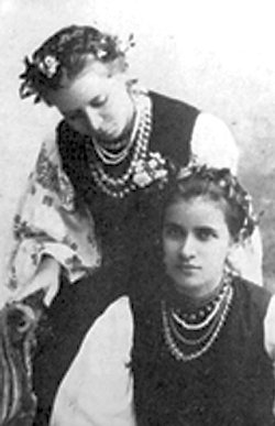 О.П.Драгоманова-Косач з донькою Ольгою. Фото 1880-х років