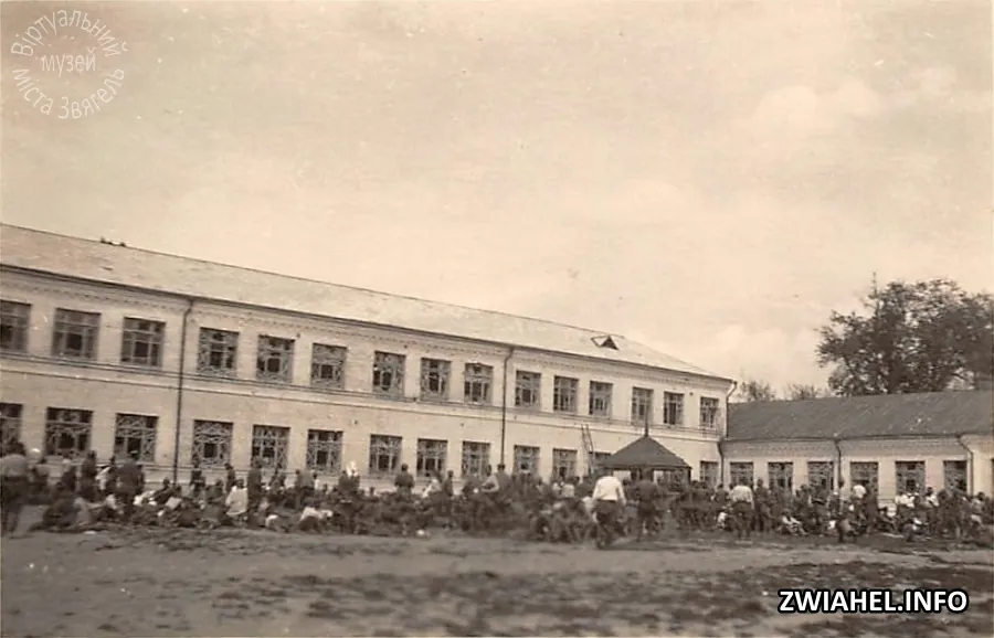 Радянські військовополонені на території Школи №2