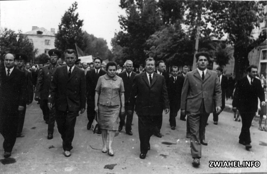 Візит делегації з Болгарії: після покладання квітів до пам’ятника Леніну