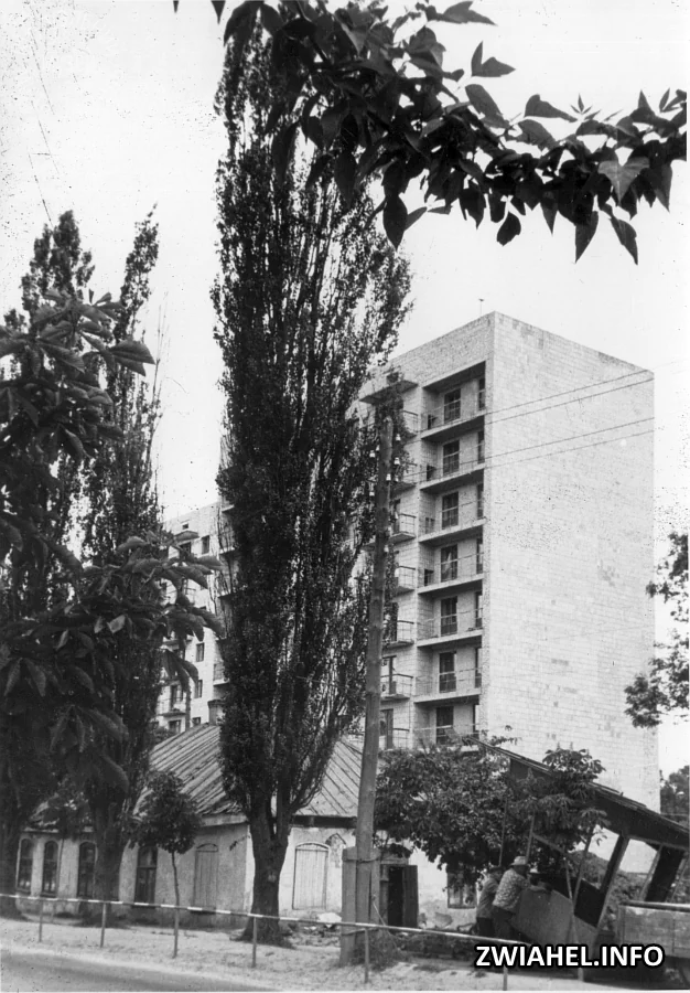 Будівництво 9-поверхового житлового будинку на розі вулиць Пушкіна та Леніна (нині Шевченка)