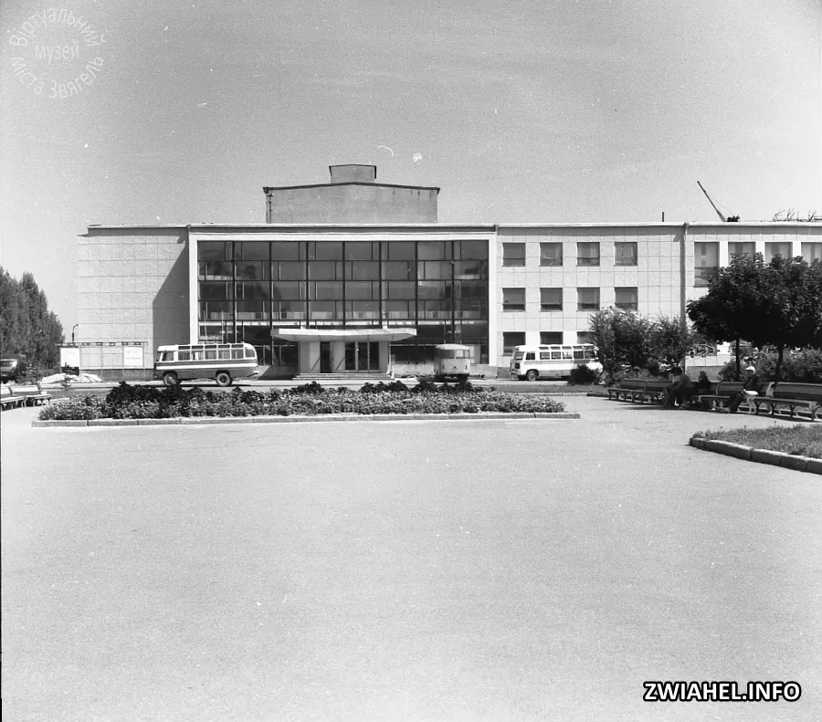 Палац культури та майбутня площа Лесі Українки, 1983 рік