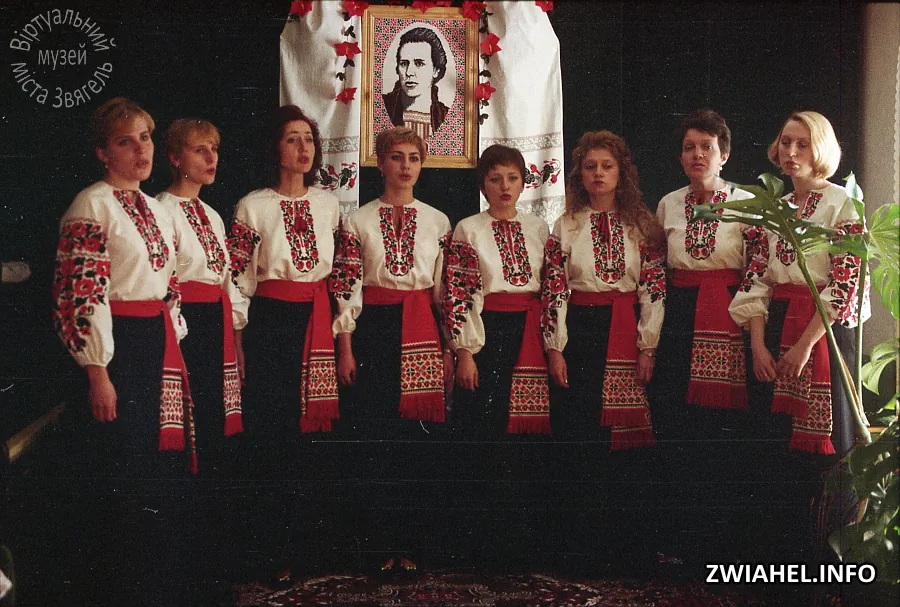 Святкування 130-річчя з дня народження Лесі Українки: виступає жіночий вокальний ансамбль музичної школи