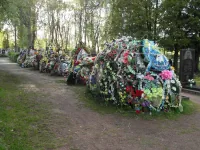 Могили загиблих в АТО на військово-меморіальному кладовищі (16 травня 2015 року, Віталій Терещук)