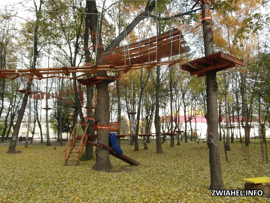 Мотузковий парк «Тарзан» у міському парку