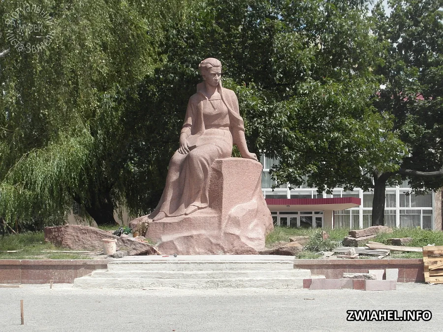 Ремонт площі Лесі Українки