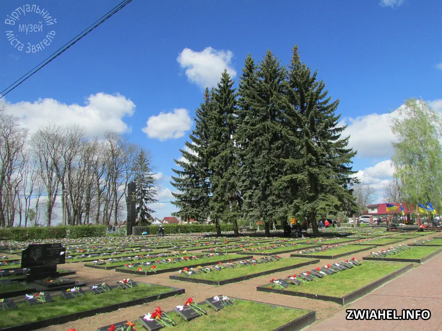 День Перемоги 2021: на військово-меморіальному цвинтарі