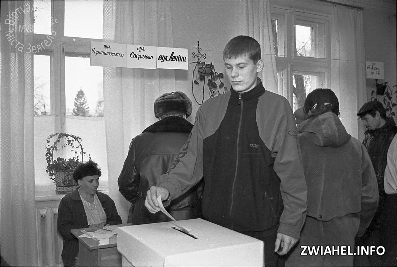 II тур виборів Президента України – 1999. На виборчій дільниці