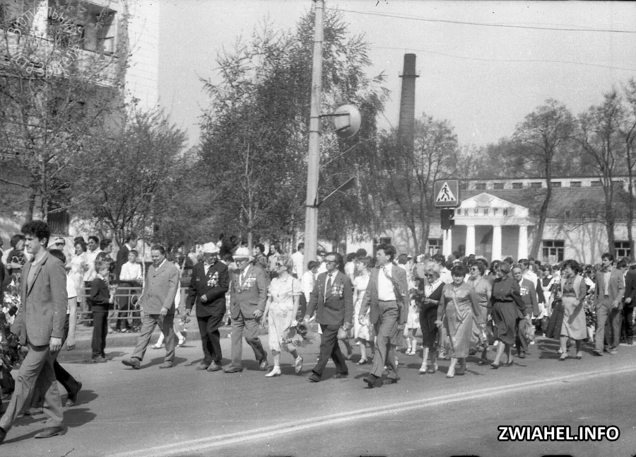 День Перемоги 1985: урочиста хода – Школа №5 на марші