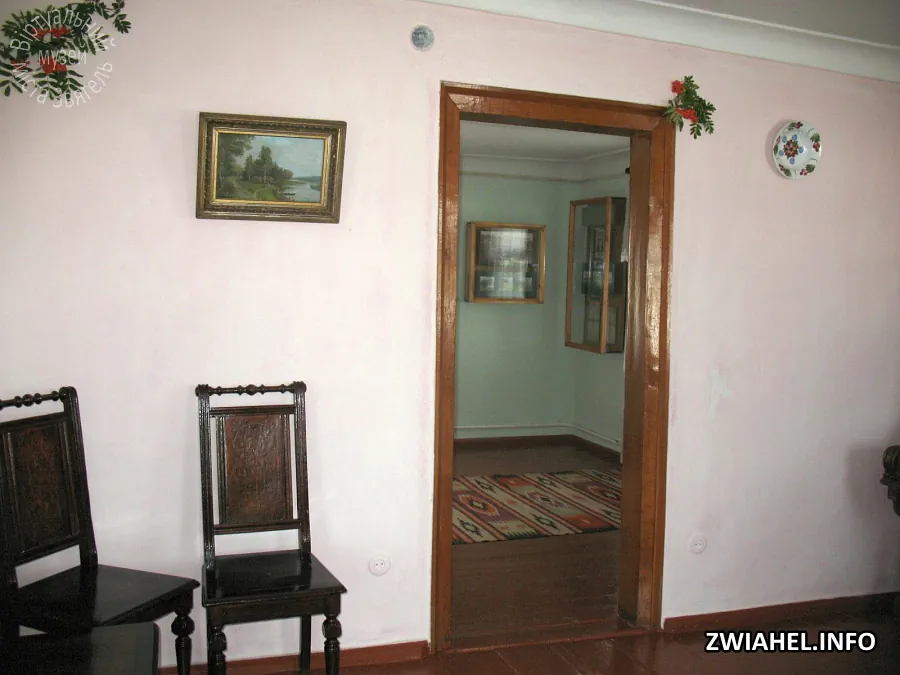 Музей Лесі Українки: зал 3 — вітальня родини Косачів